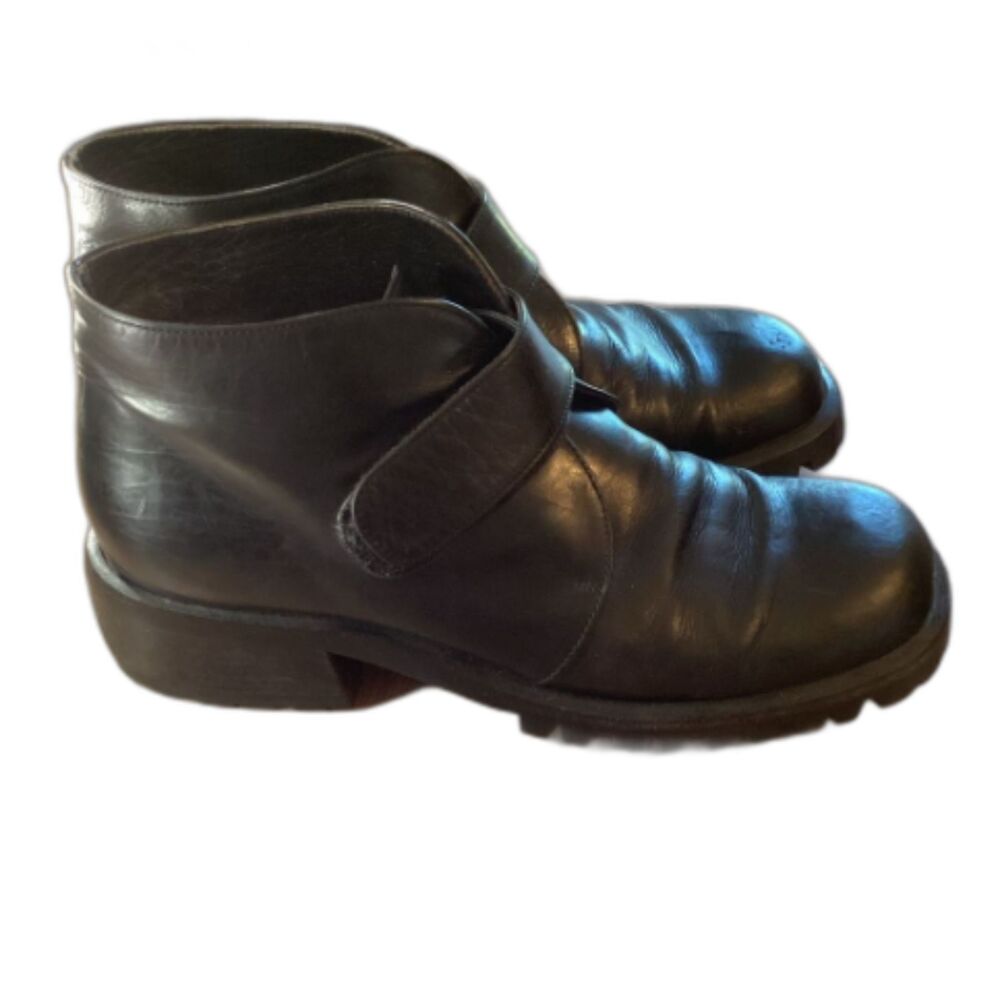 JOAN HELPERN SIGNATURE SIZE 8 BLACK LEATHER LUG VIBRAM SOLE ANKLE BOOTIE 80S 90S